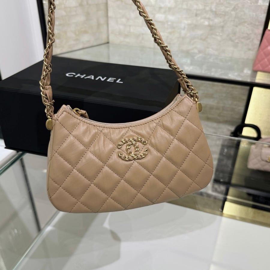 SIZE: 12x20.5x4.5cm