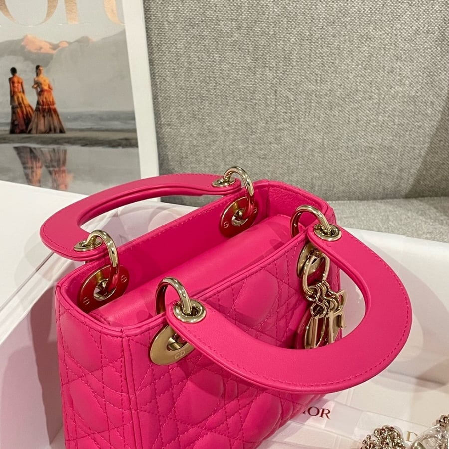 Size: 17x15x7cm