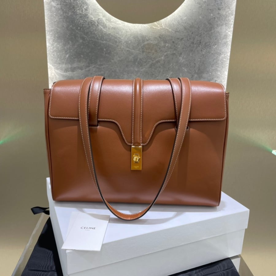 Size 32x24x15cm