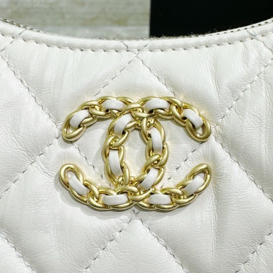 SIZE: 12x20.5x4.5cm