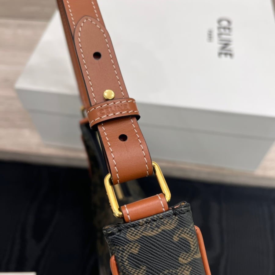Celine 23cm