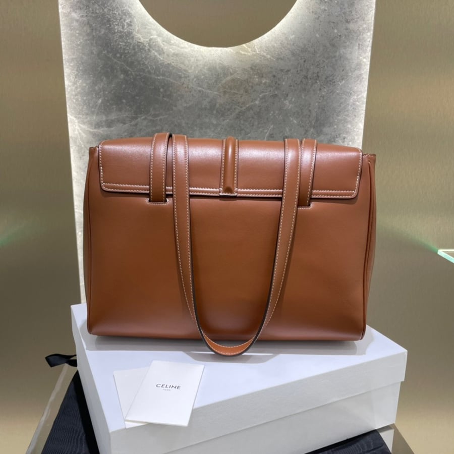 Size 32x24x15cm