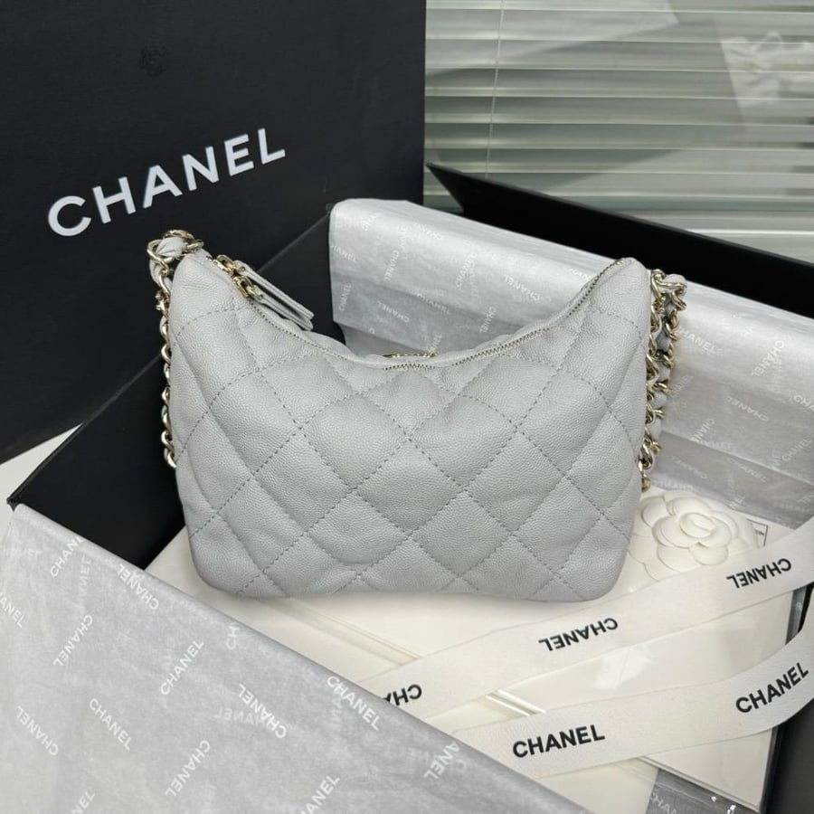 Size: 15.5x20.5x6.5cm