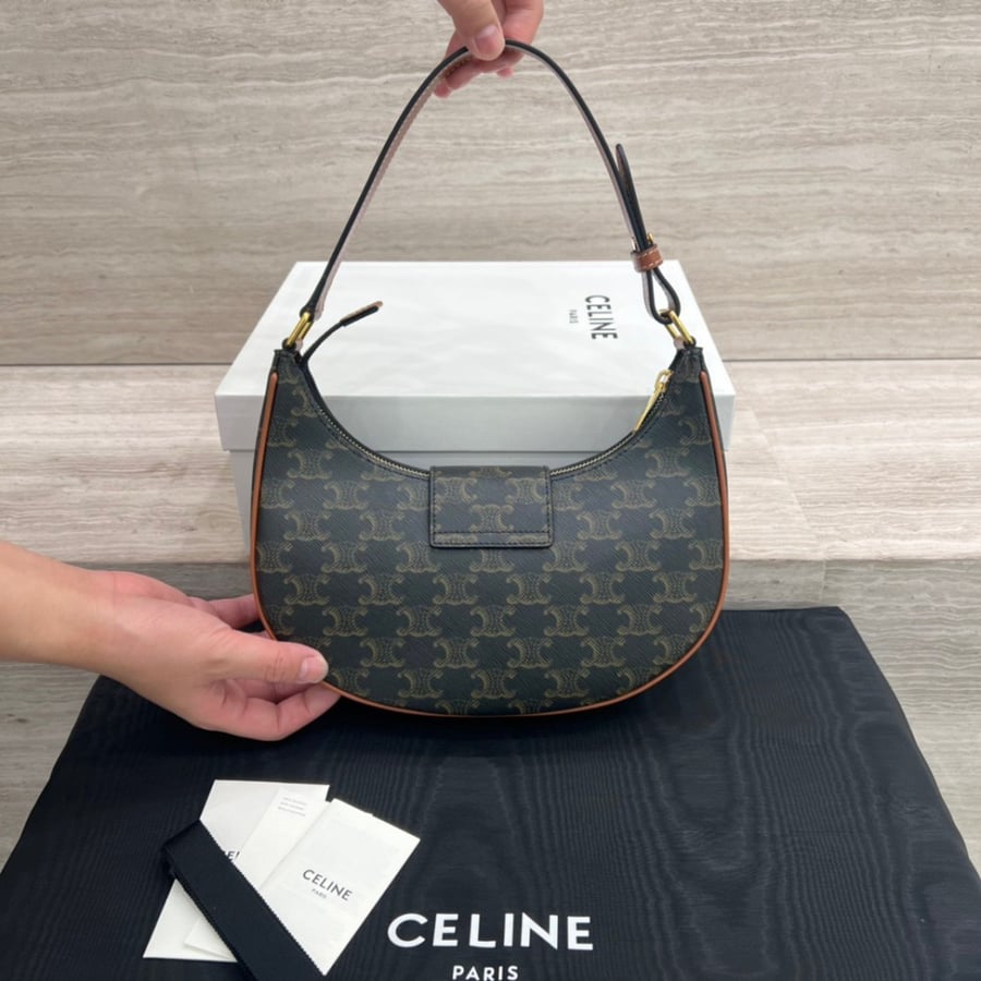 Celine 23cm