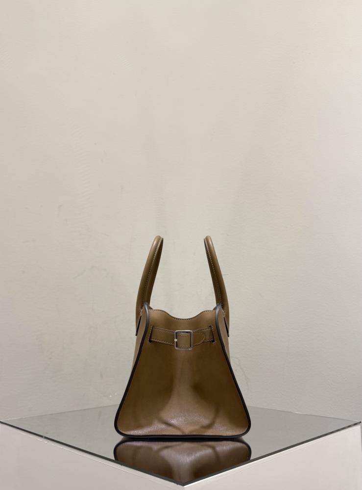 Margaux 10 25.5x18x19cm
