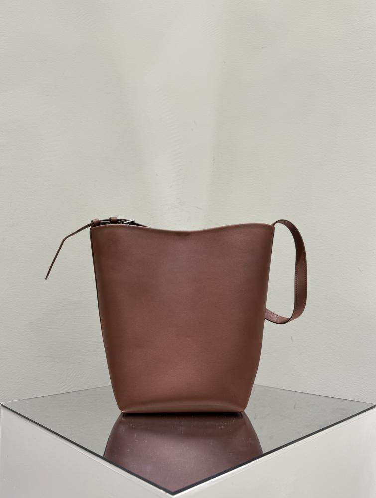 17x15.5x28.5cm