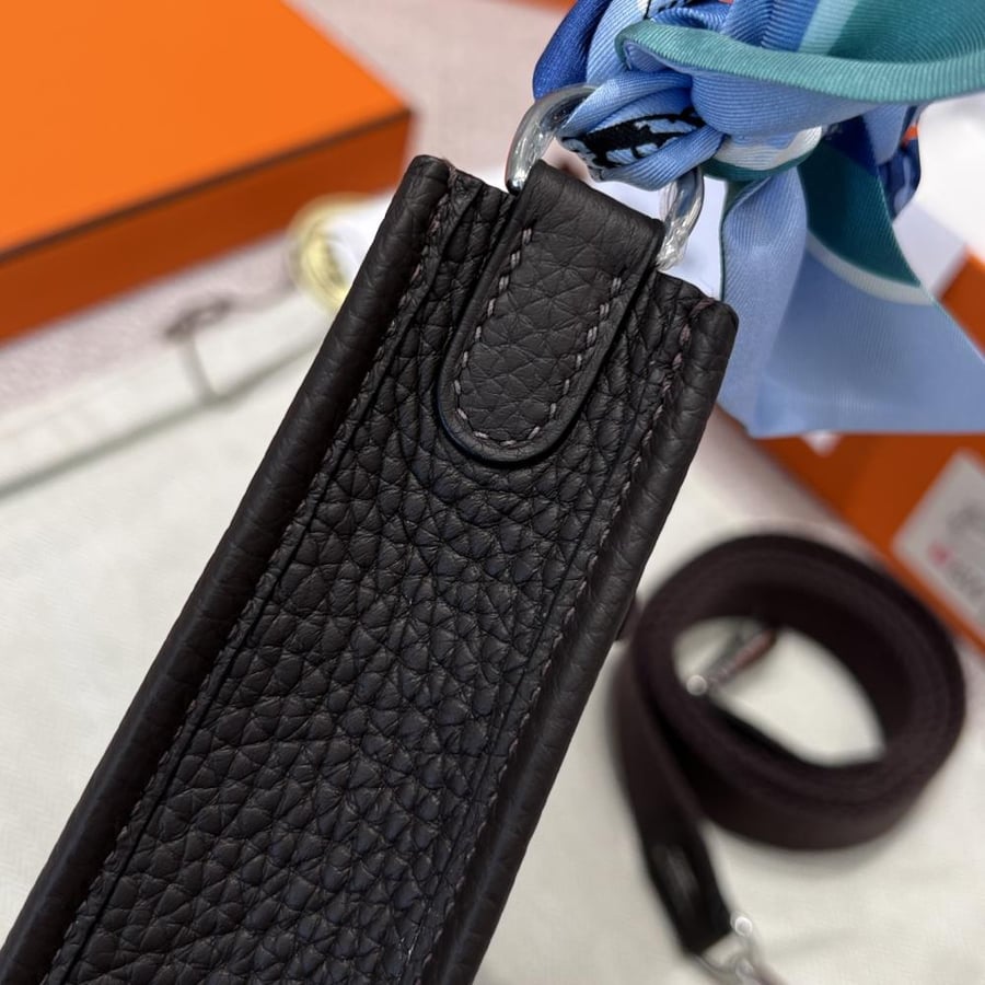 Evelyne 16cm