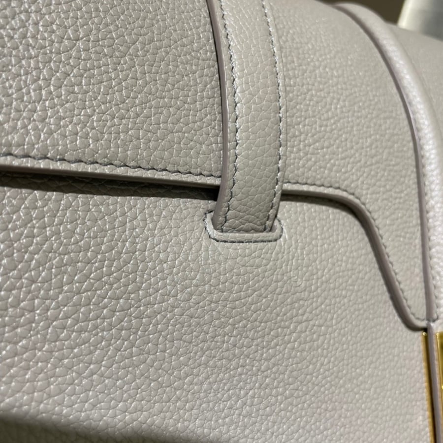 Size 32x24x15cm
