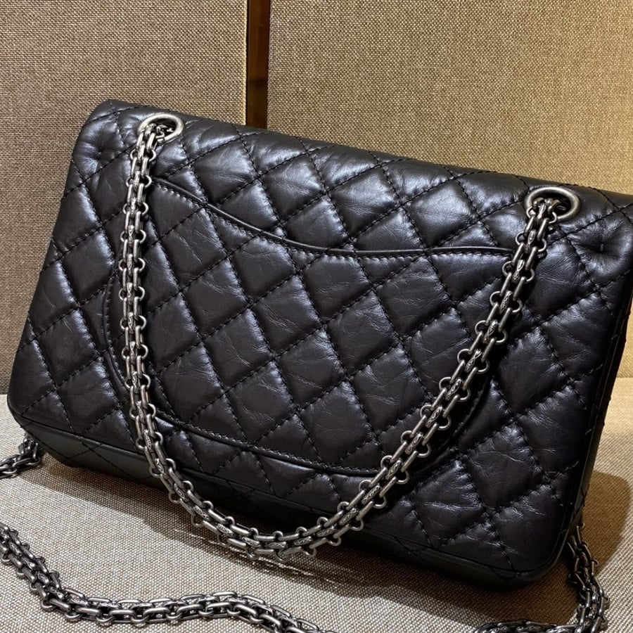 Size: 16x24x7.5cm