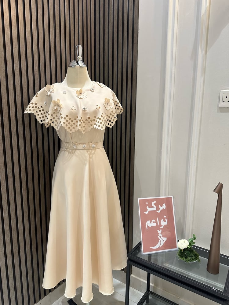 فستان ناعم ميد