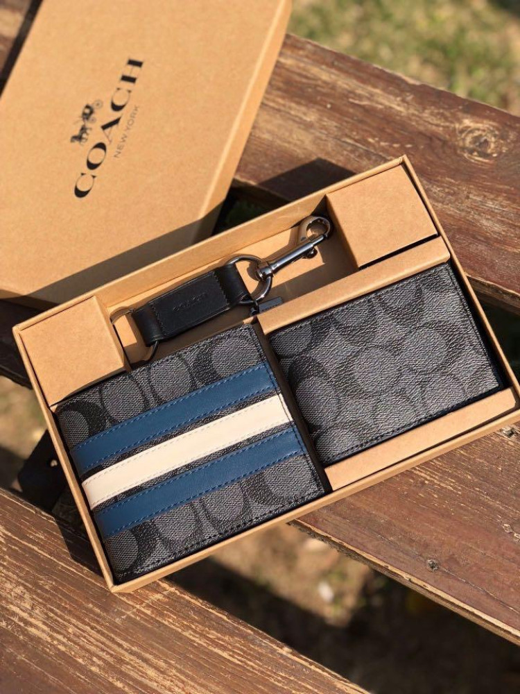 Coach set, wallet with medal