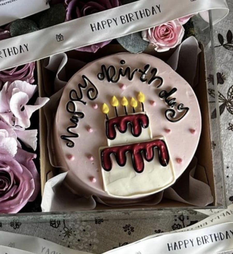 كيك تصميم خاص حجم 4 انش - Lunch box cake