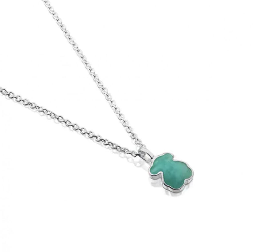 A necklace from Tawas