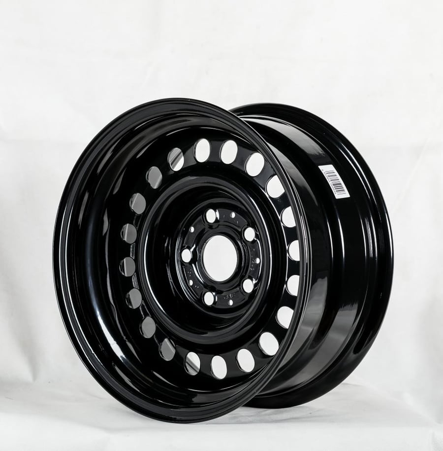Mercedes Hilux highlighted 3 inch 5 bolt size 15