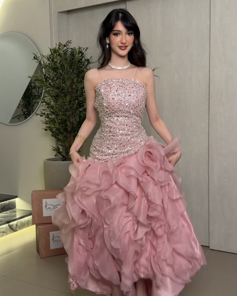 فستان سهرة ومناسبات بتصميم مميز