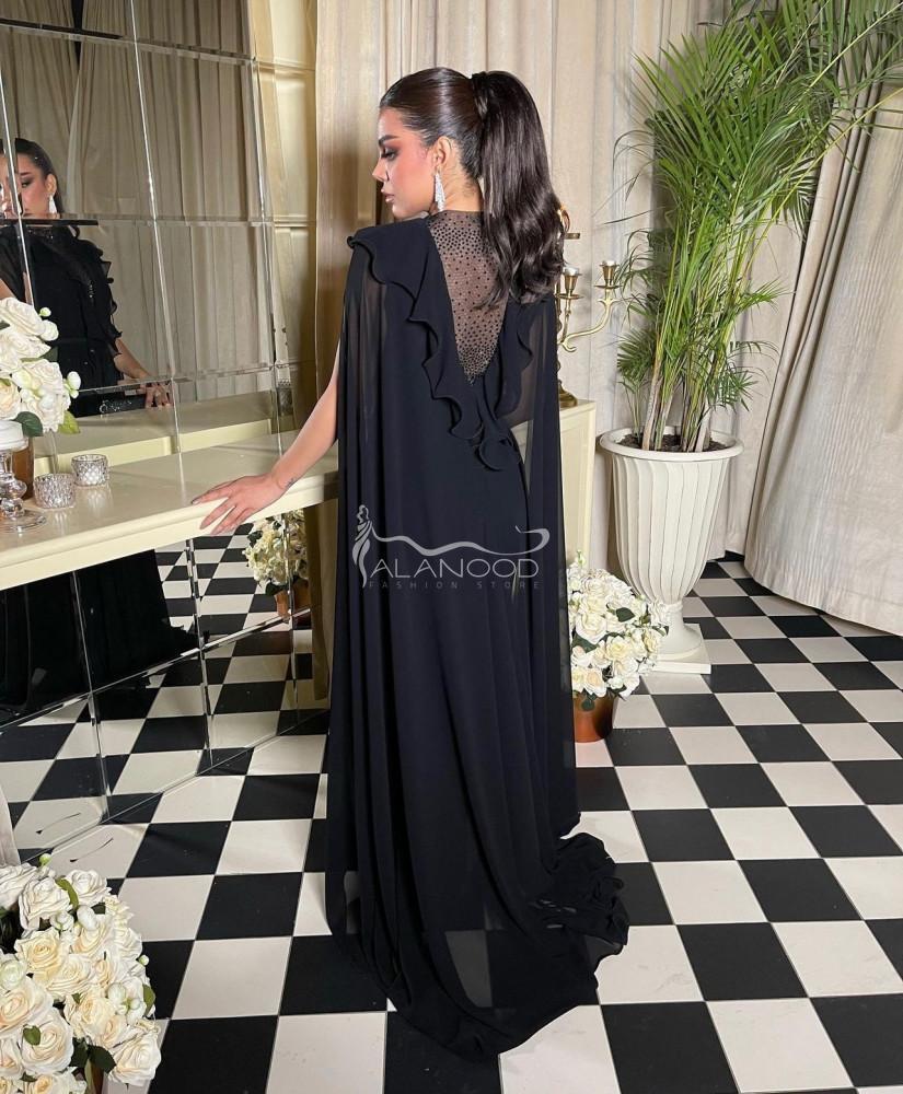 فستان أسود نسائي