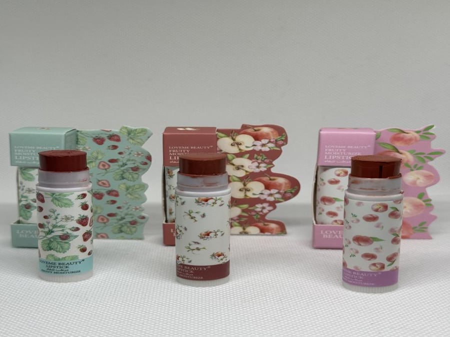 Lip balm consisting of 3 levels