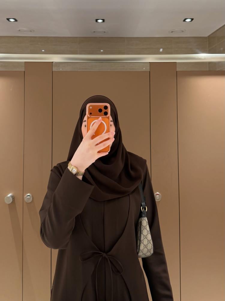 عبايه بني بقصه اي لاين