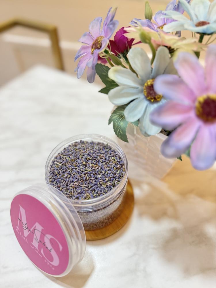 Lavender brush size medium 220 ml