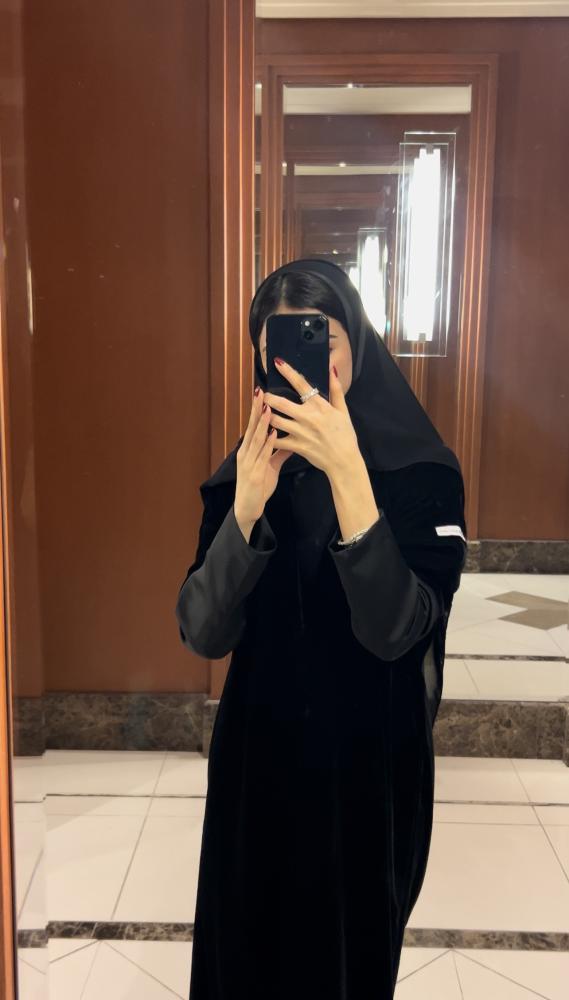 عباية مخمل كوري بأكمام تفته حرير  022