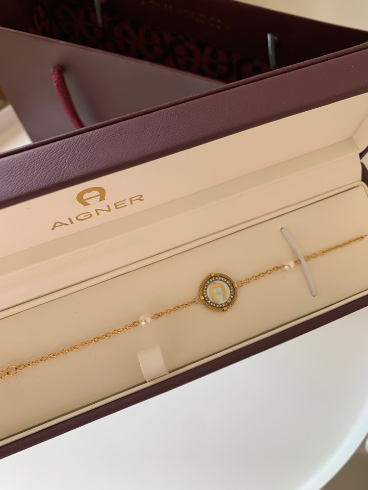 Aigner اسوارة