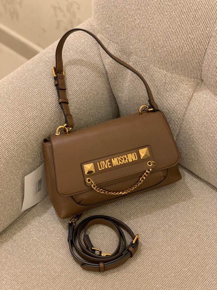 Love Moschino