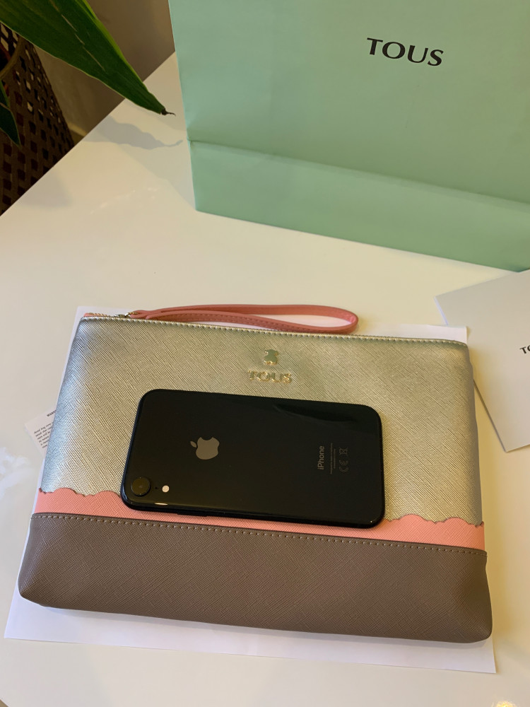 Tous pouch- اصغر من A4