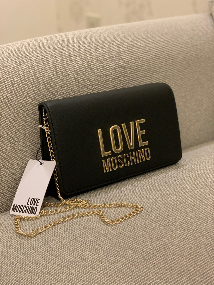 Love Moschino