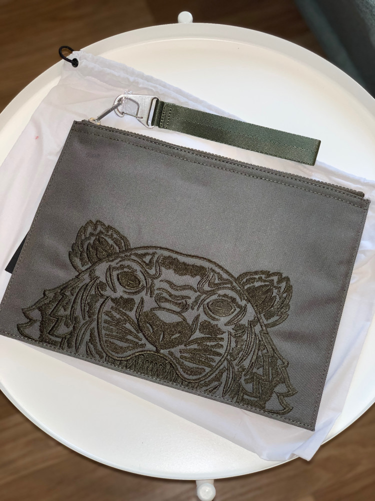 Kenzo pouch