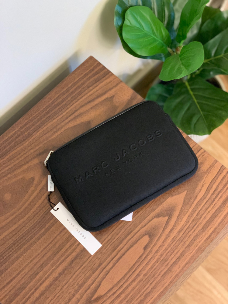 بدون ملحقات -Pouch Marc Jacobs Small