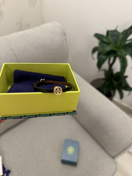 Tory Burch اسواره