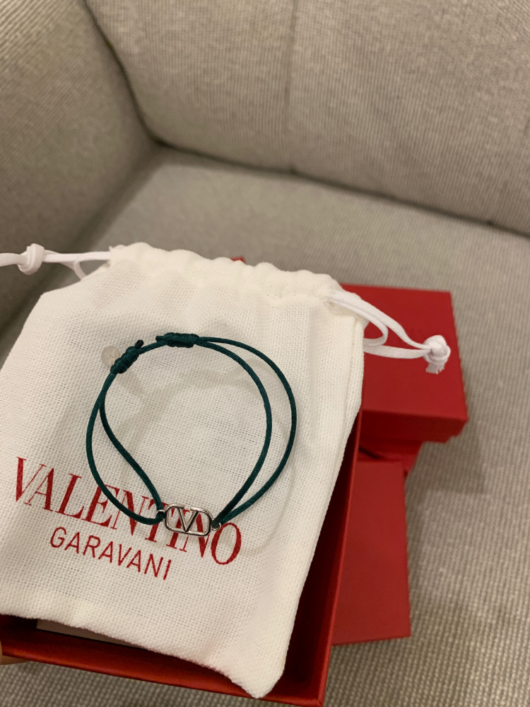 Valentino أخضر