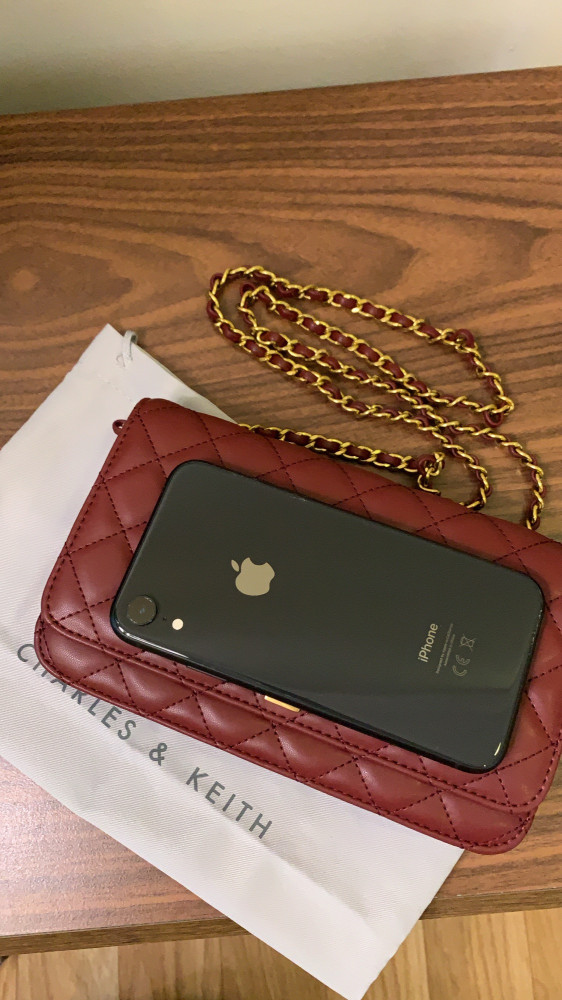 Charles & Keith - الدست باق فقط