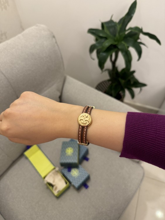 Tory Burch اسواره