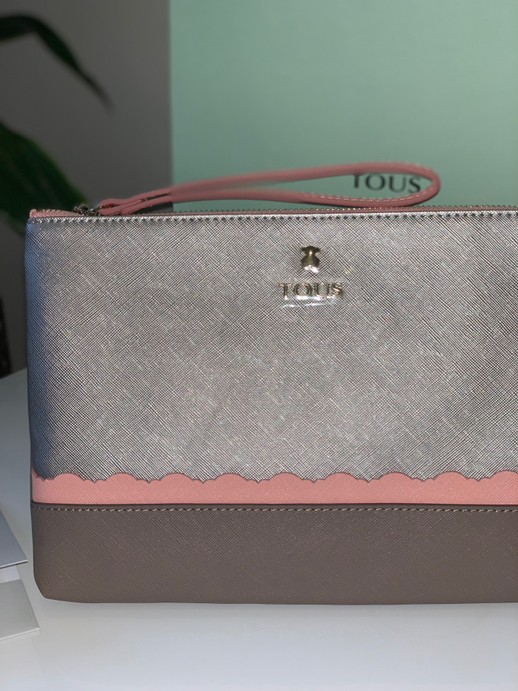 Tous pouch- اصغر من A4