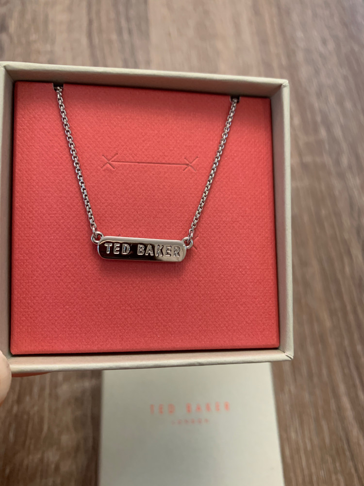 Ted Baker سلسال