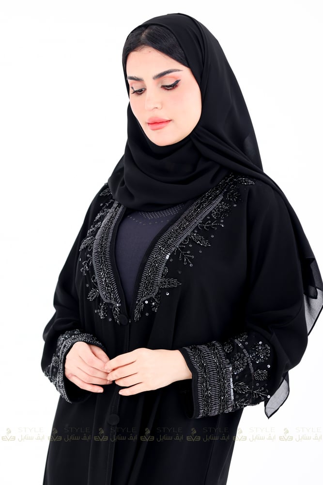 عباية كتف قماش ملكي تطريز اسود فاخر -ايف ستايل