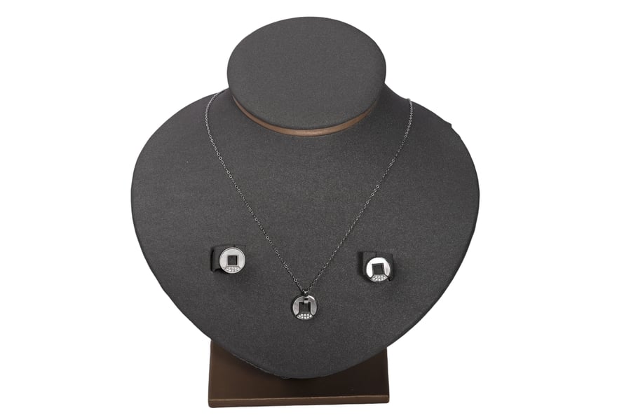 Half a stainless steel set with mother of pearl