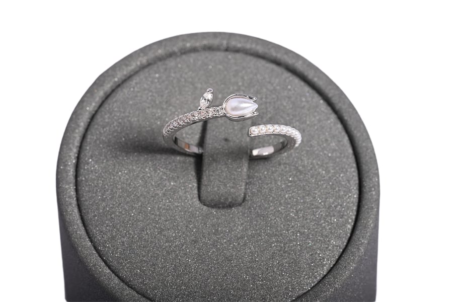Soft zircon ring