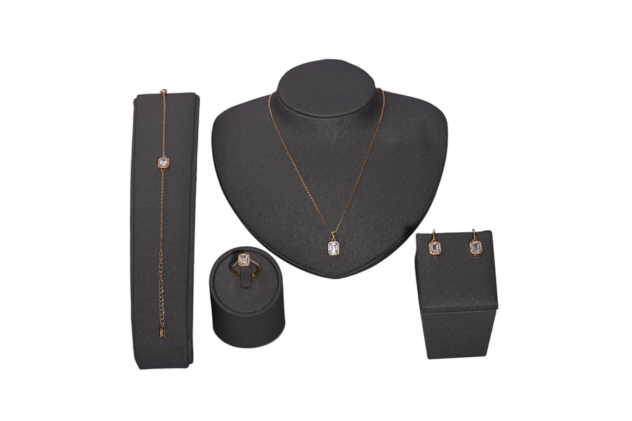 Soft zircon set