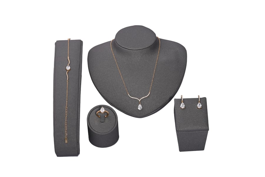 Soft zircon set