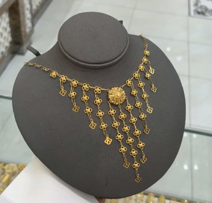مخنق كرسي جابر ذهب خالص عيار 21 زينة وخزينة