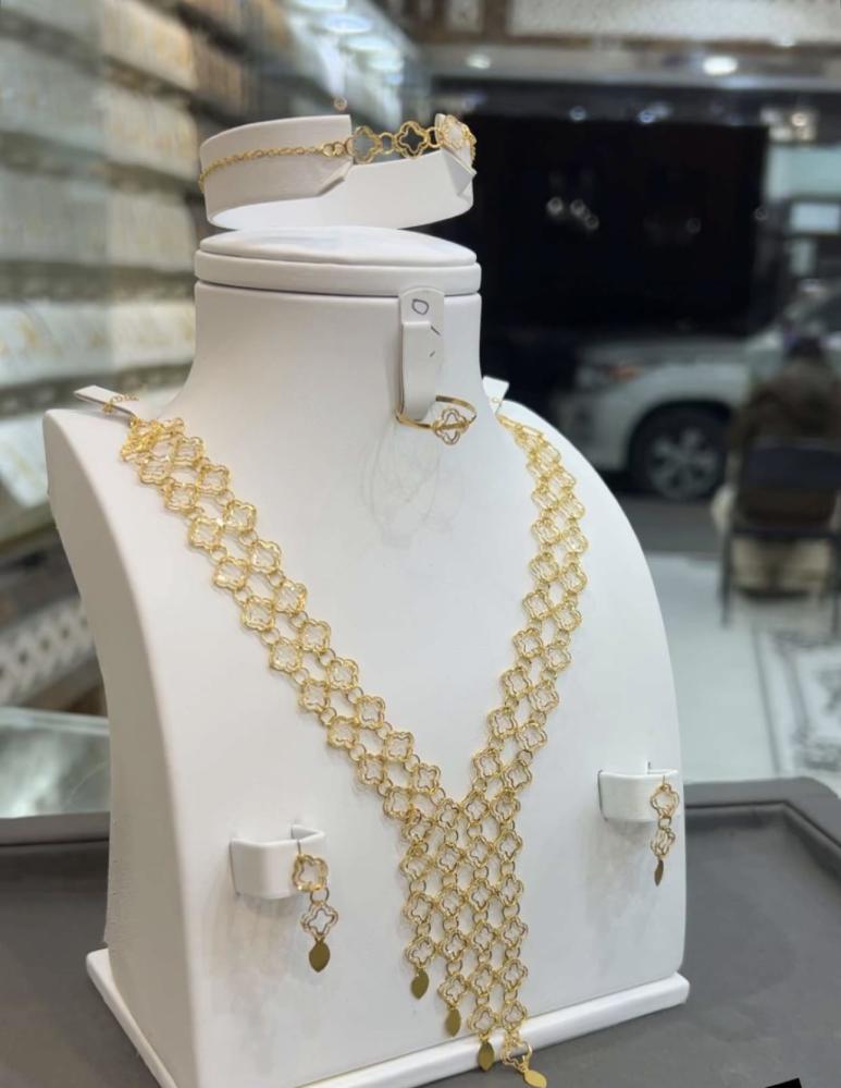 طقم ذهب خالص عيار 21