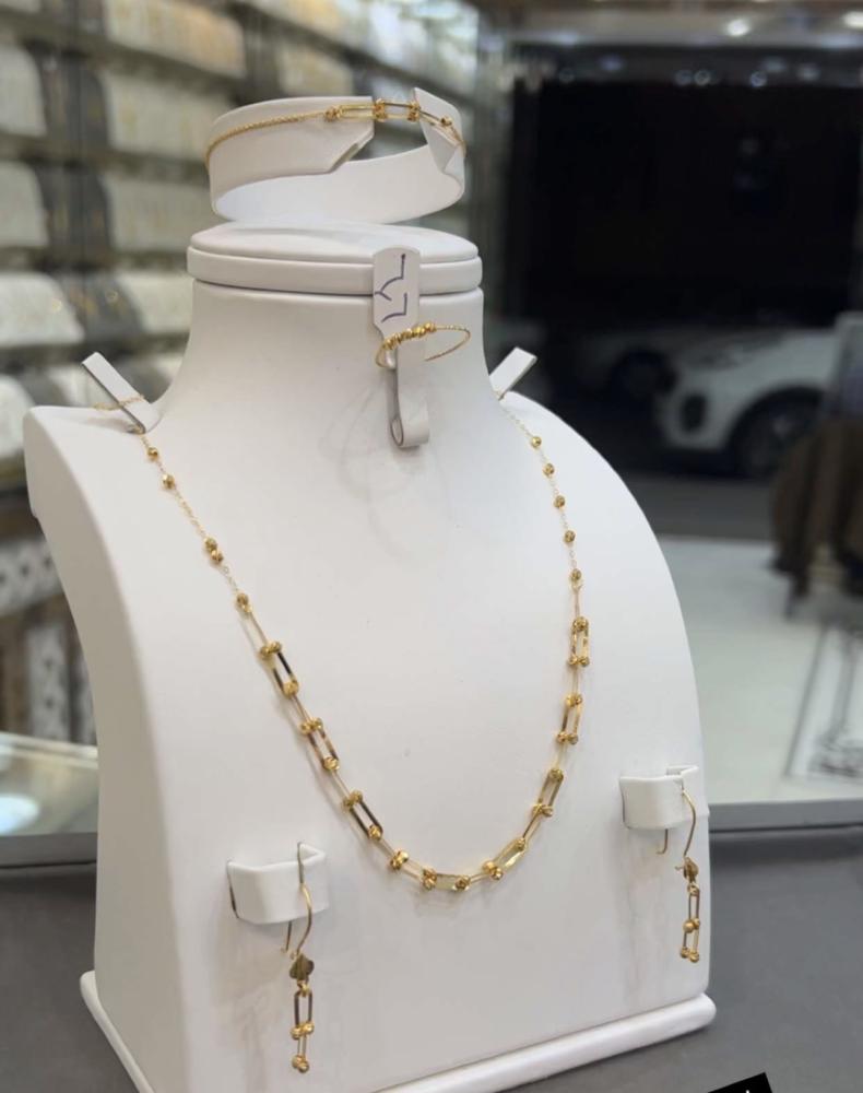طقم مميز ذهب خالص عيار 21