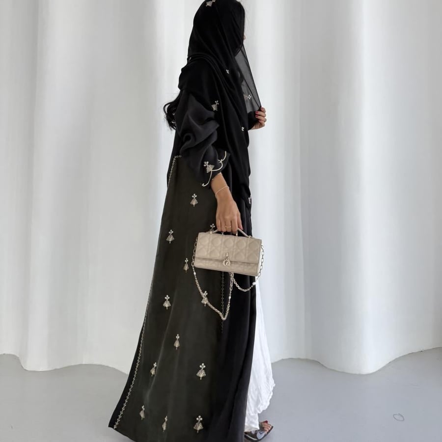 S244 - Black