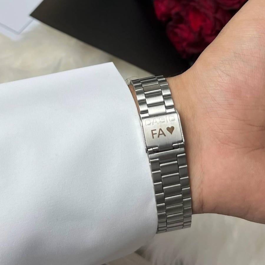 ساعة تانك موست الشهيرة