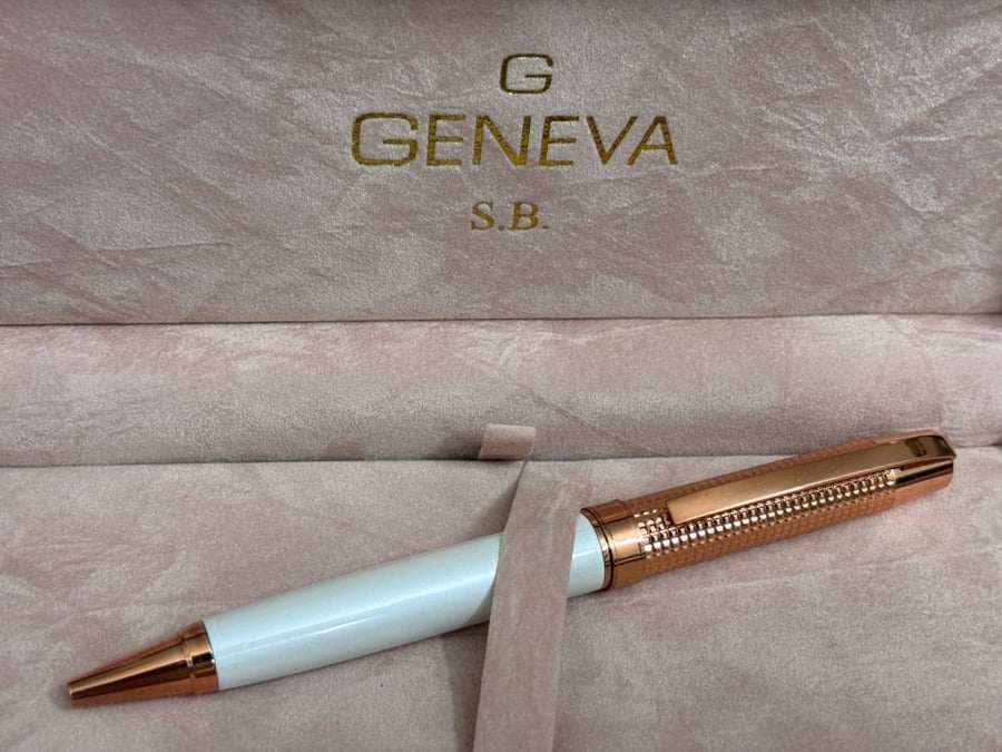 12-جينيفا   Geneva / أبيض نحاسي نقش صغير
