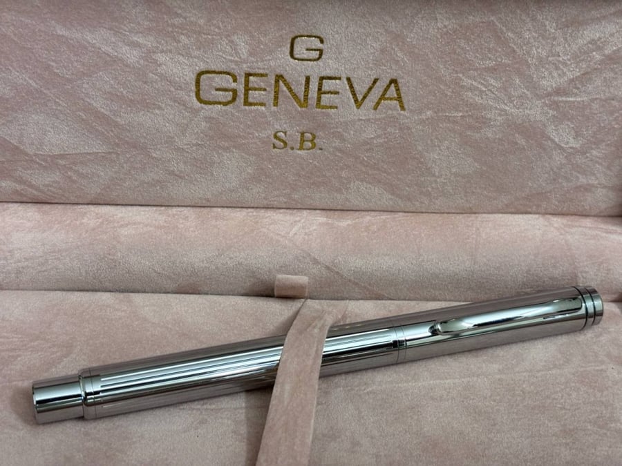 19-جينيفا   Geneva / معدني مخطط