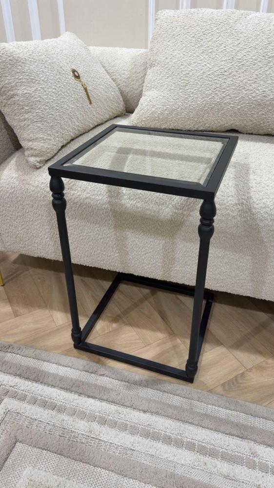 Single serving table with elegant design