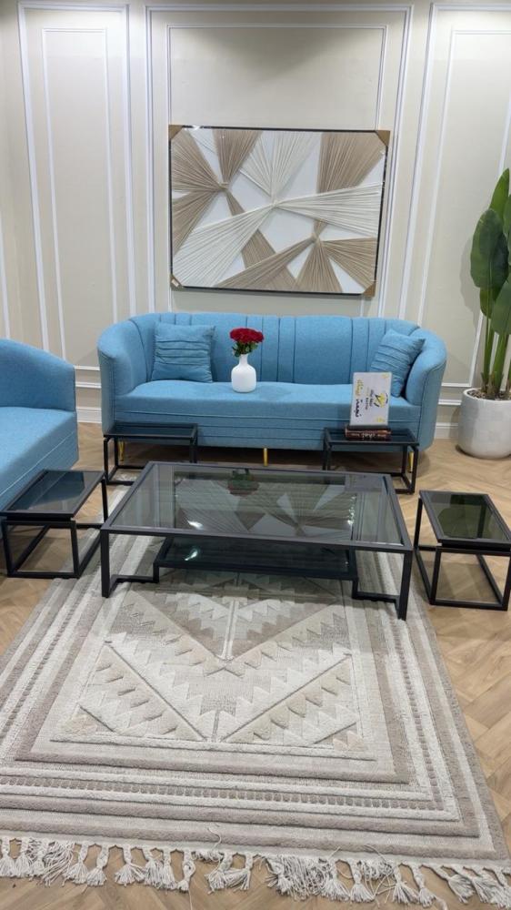 Floor tables set